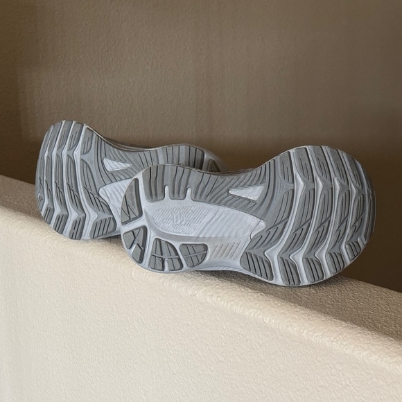 ASICS Gel Kayano 29 Women's Sz 8 Sheet Rock/Pure Silver - Gray Running Walking - Picture 3 of 5